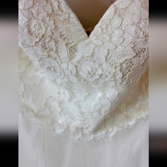 Wedding Gown - Picture 3 of 4